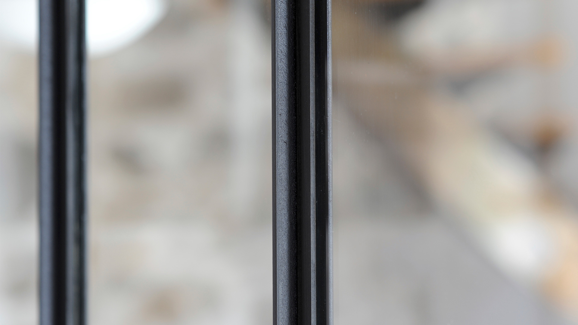 accent-metal-verriere